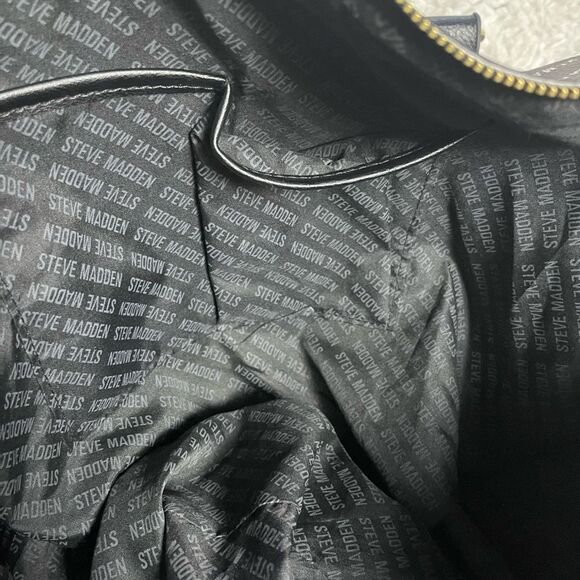 Steve Madden Synthetic Monochrome Logo Duffel Bag/weekender bag. - Picture 15 of 16